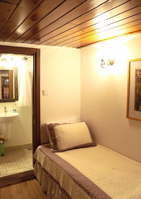 Marjolaine Hotel Ayvalik Ruang foto