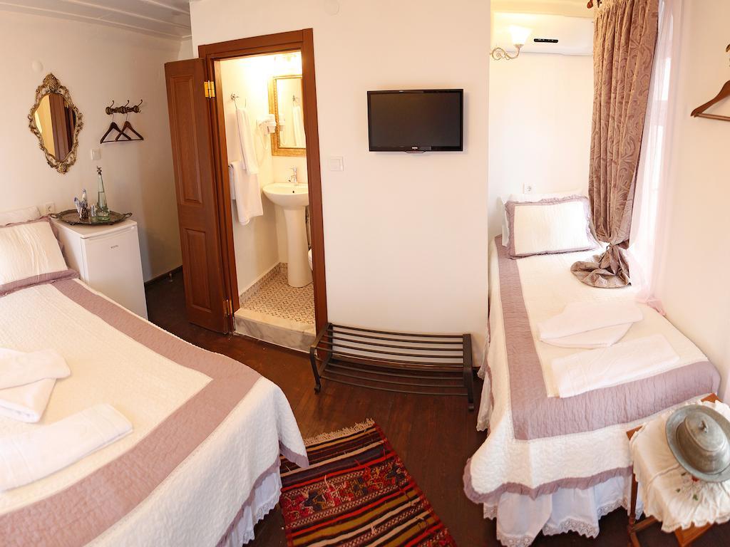 Marjolaine Hotel Ayvalik Ruang foto